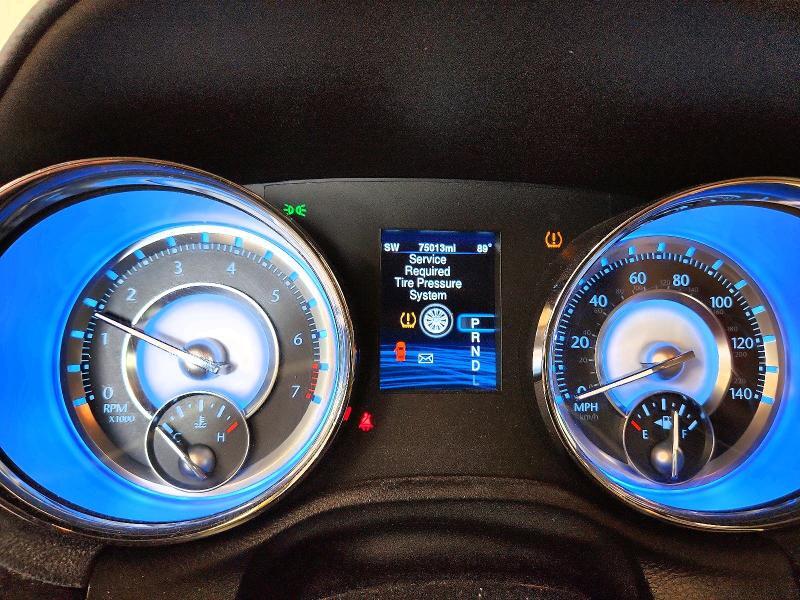 2013 CHRYSLER 300 — Фото 9 из 12