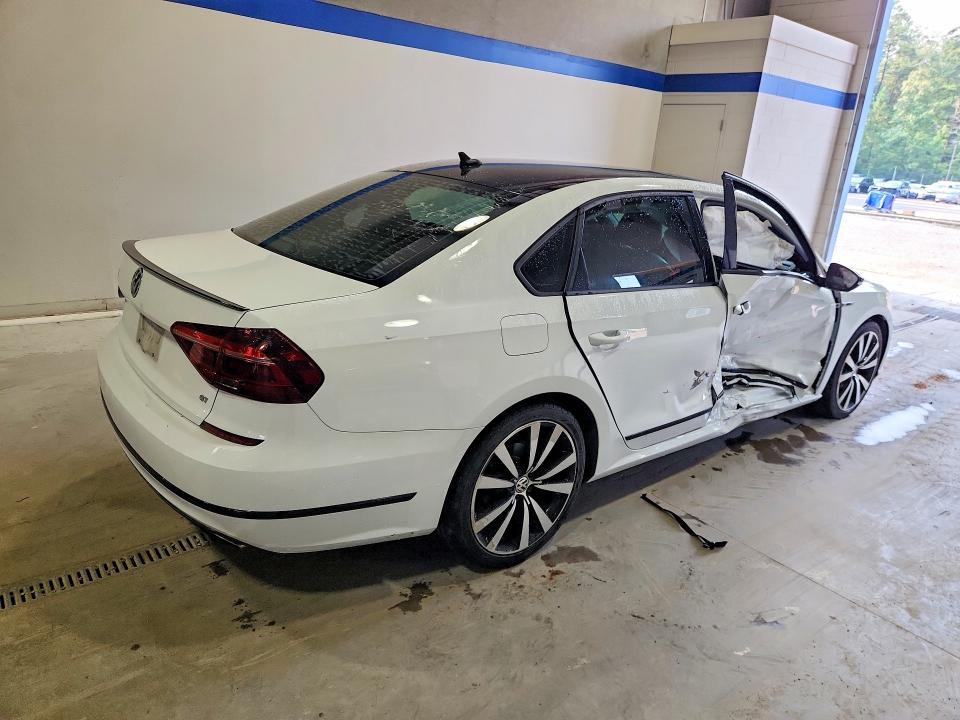 2018 VOLKSWAGEN PASSAT GT — Фото 3 из 12