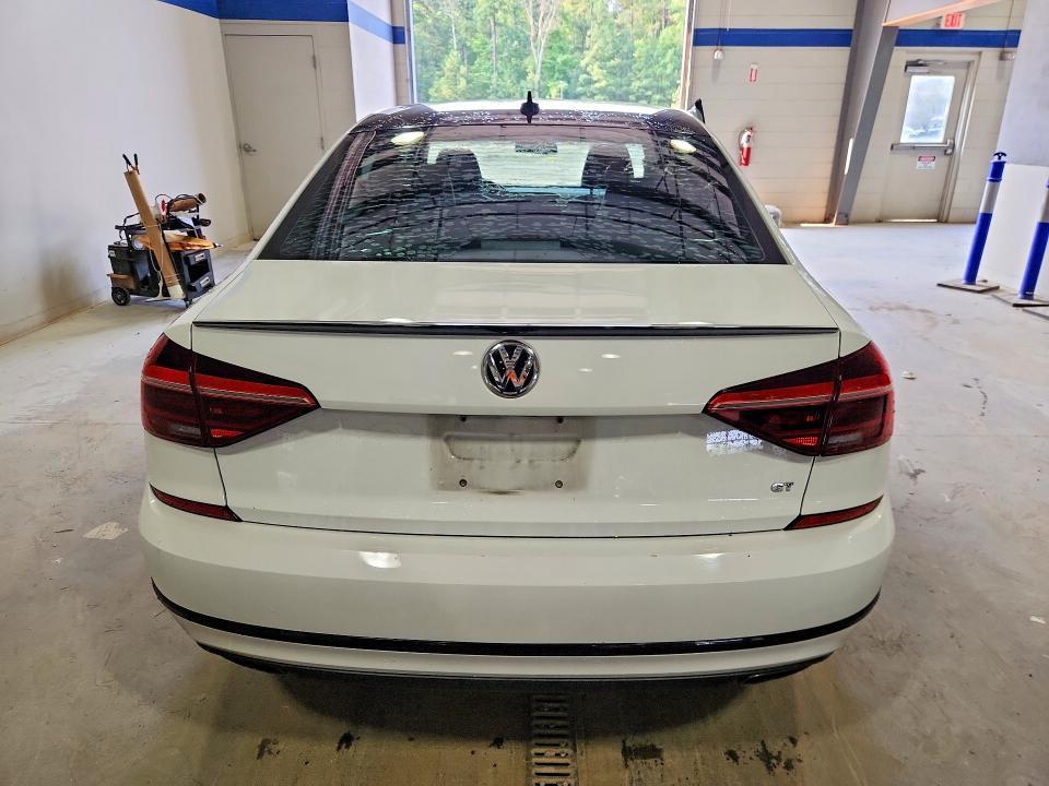 2018 VOLKSWAGEN PASSAT GT — Фото 6 из 12