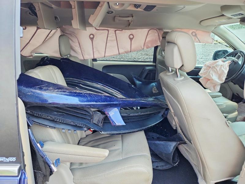 2013 CHRYSLER TOWN & COUNTRY TOURING — Фото 10 из 12