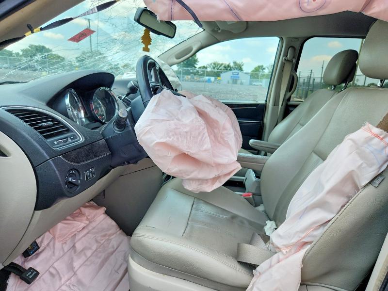 2013 CHRYSLER TOWN & COUNTRY TOURING — Фото 7 из 12