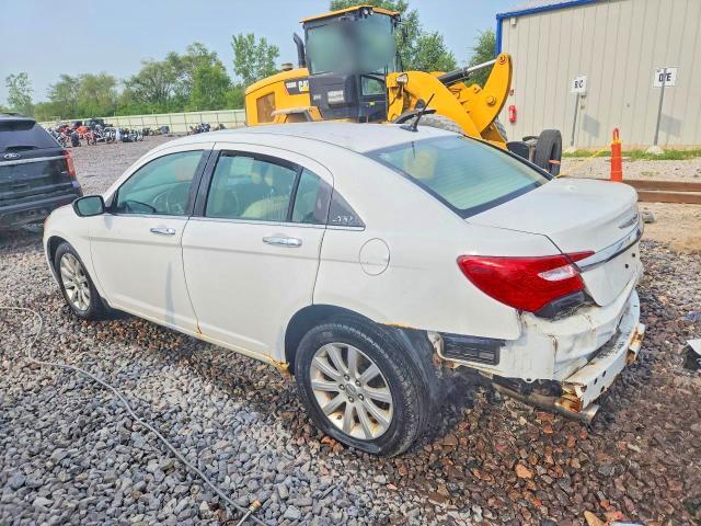 2013 CHRYSLER 200 LIMITED — Фото 2 из 13