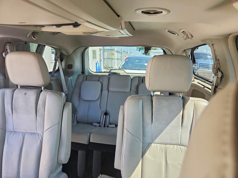 2013 CHRYSLER TOWN & COUNTRY LIMITED — Фото 10 из 13