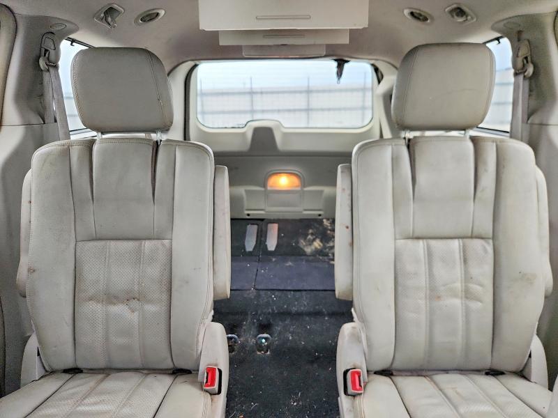 2013 CHRYSLER TOWN & COUNTRY TOURING L — Фото 10 из 14