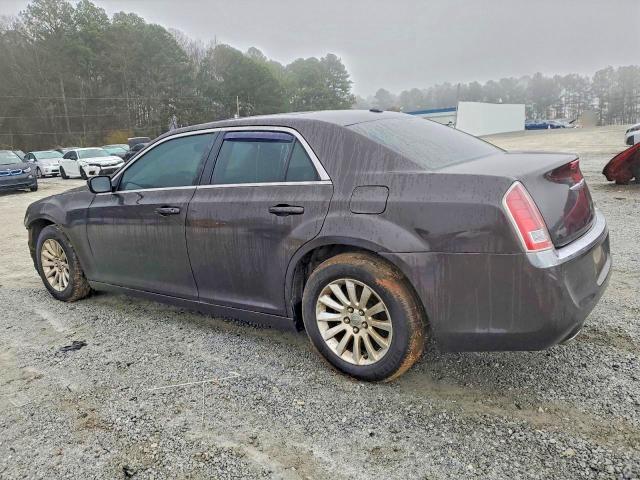 2013 CHRYSLER 300 — Фото 2 из 12