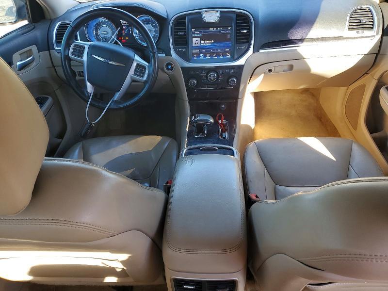 2013 CHRYSLER 300 — Фото 8 из 12