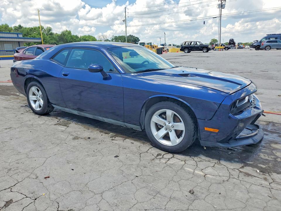 2013 DODGE CHALLENGER SXT — Фото 4 из 12