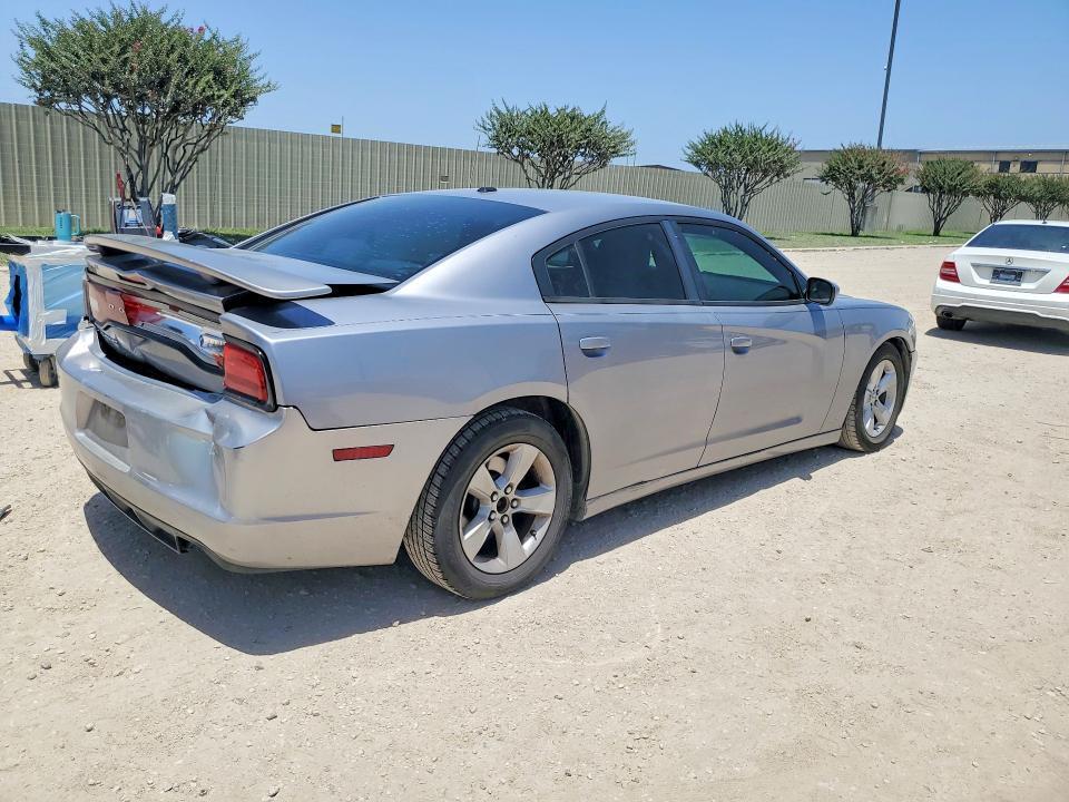 2C3CDXBG3DH643758 2013 DODGE CHARGER photo no. 3