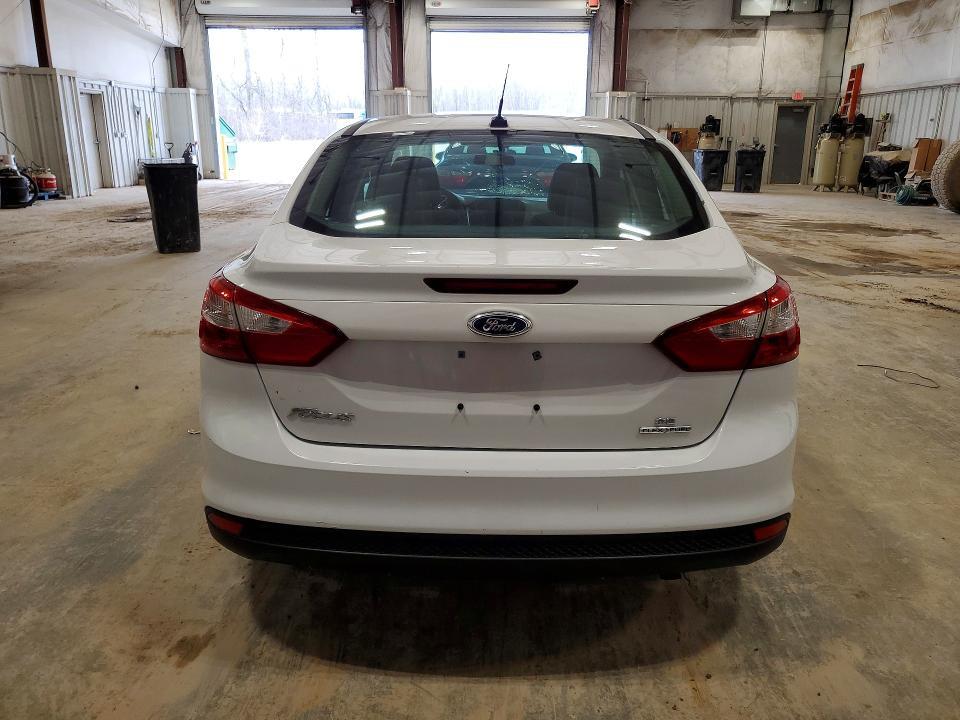 2013 FORD FOCUS SE — Фото 6 из 12