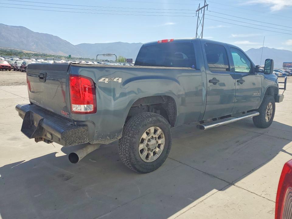 1GT423C85DF114173 2013 GMC SIERRA photo no. 3
