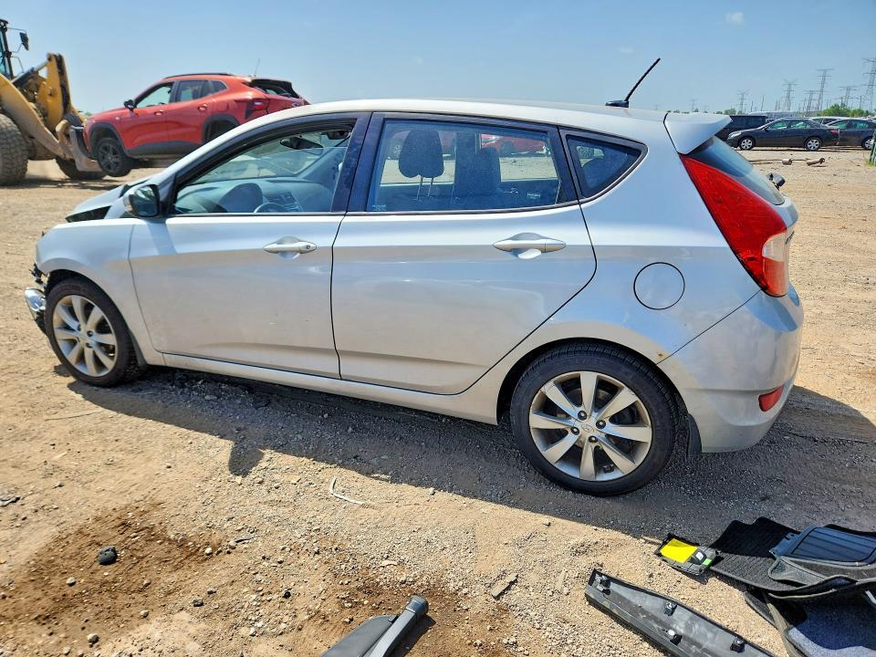 2013 HYUNDAI ACCENT SE — Фото 2 из 13