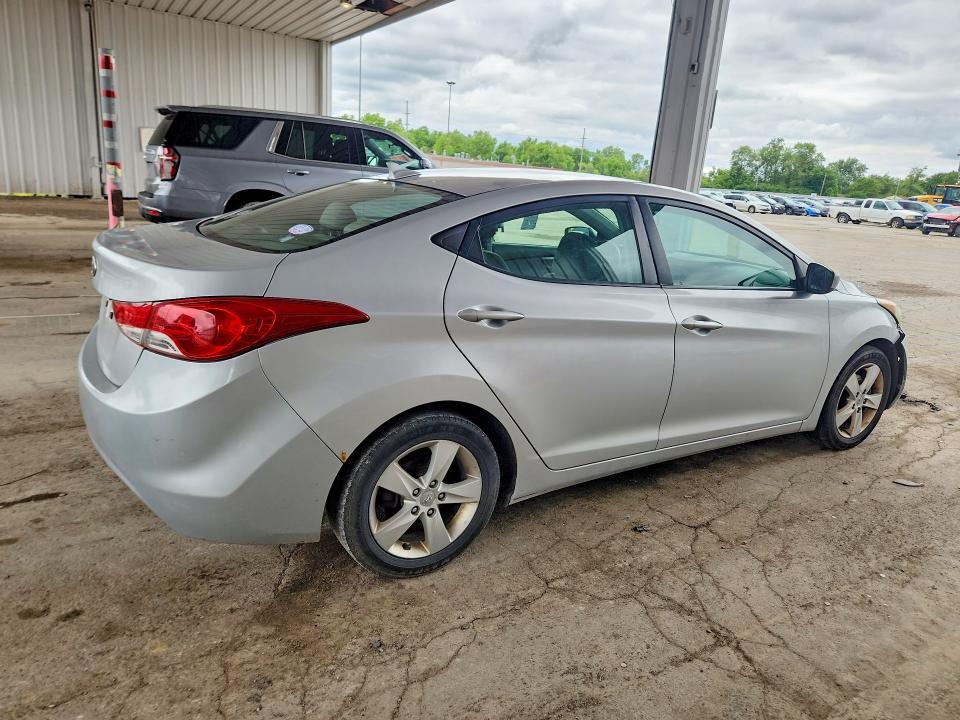 2013 HYUNDAI ELANTRA GLS — Фото 3 из 12