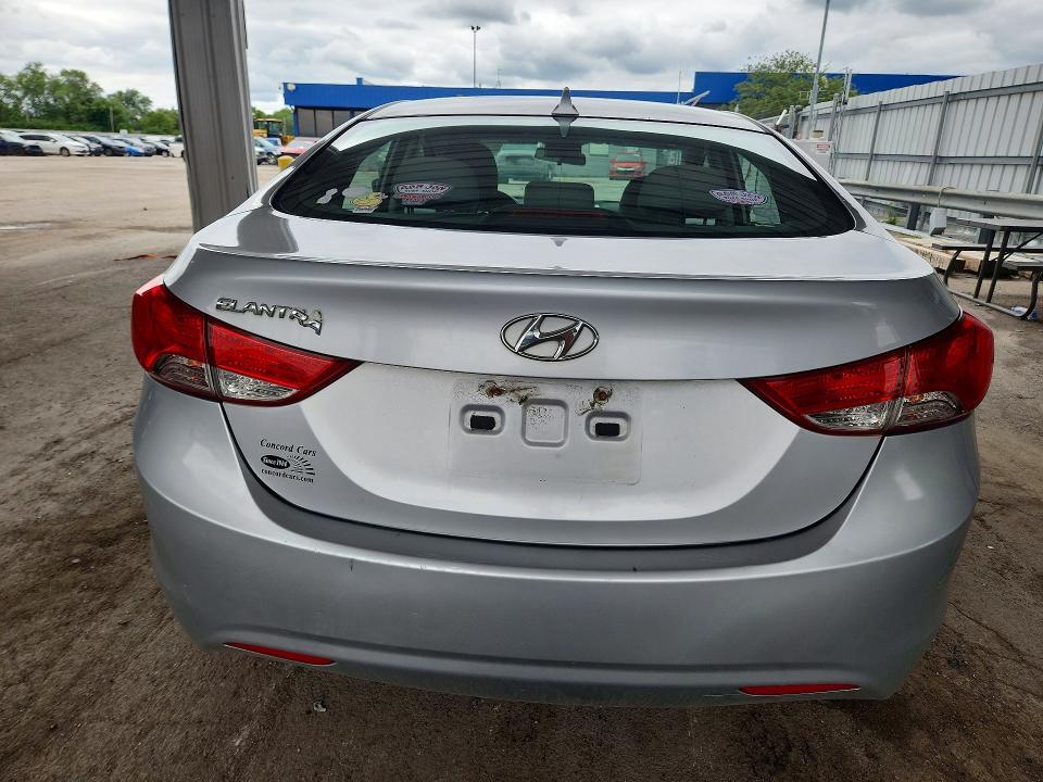 2013 HYUNDAI ELANTRA GLS — Фото 6 из 12