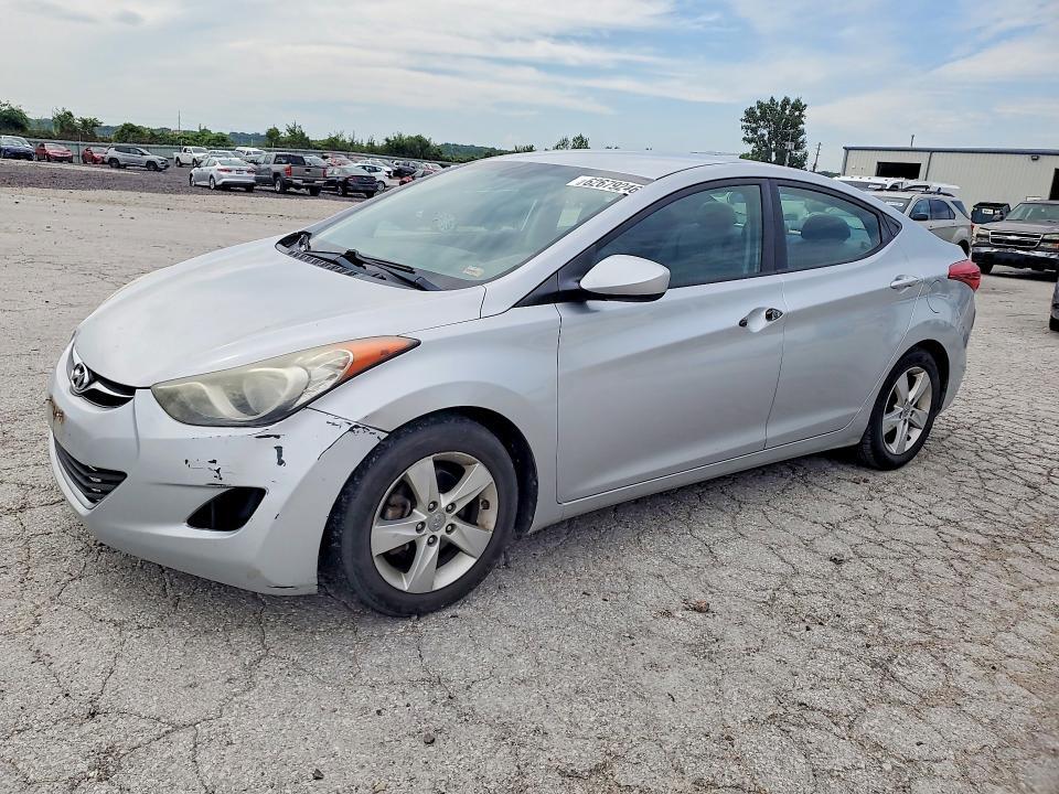 5NPDH4AE3DH268285 2013 HYUNDAI ELANTRA photo no. 1