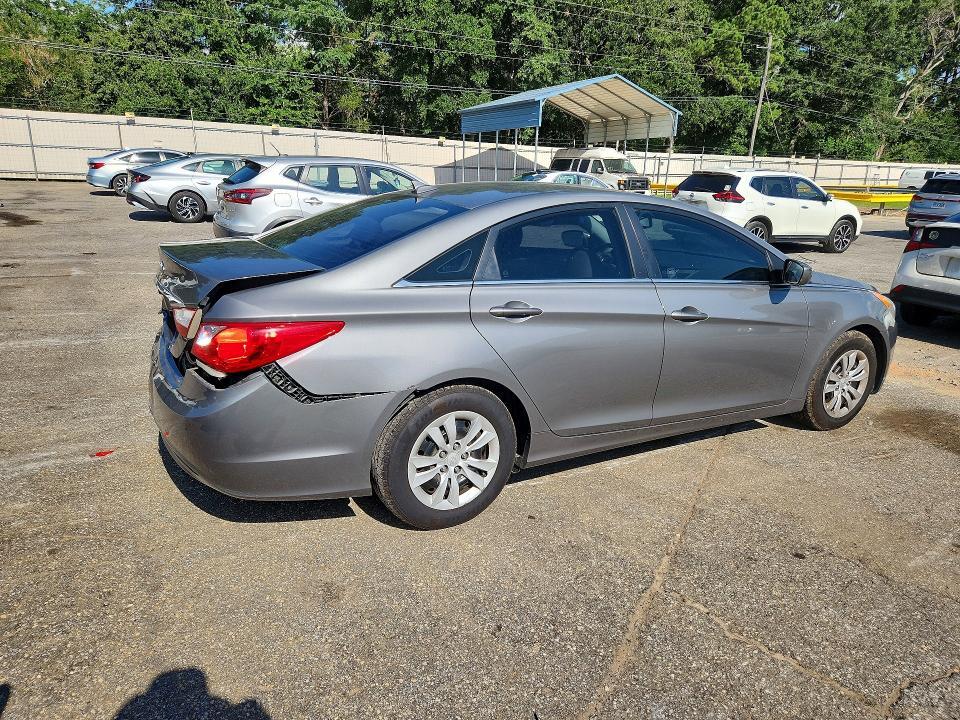 5NPEB4AC8DH587637 2013 HYUNDAI SONATA photo no. 3