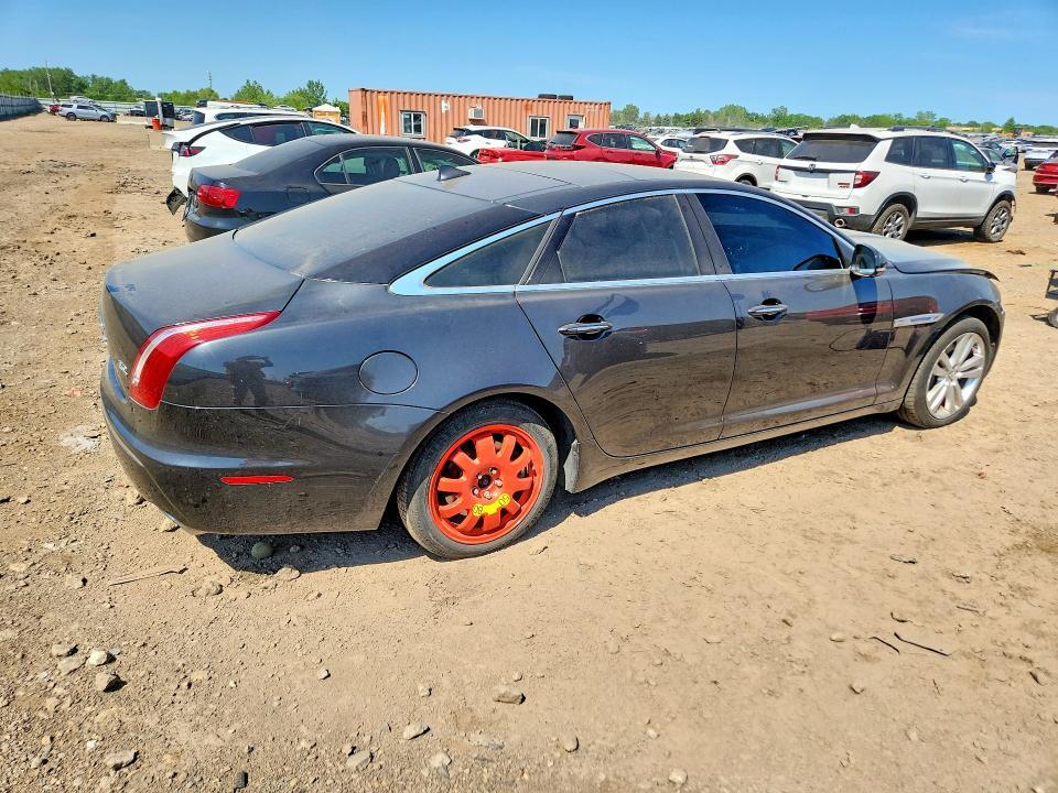 2013 JAGUAR XJ — Фото 3 из 13