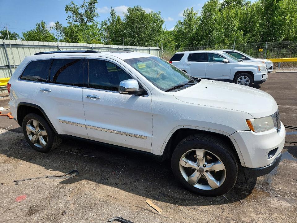 2013 JEEP GRAND CHEROKEE OVERLAND — Фото 4 из 13