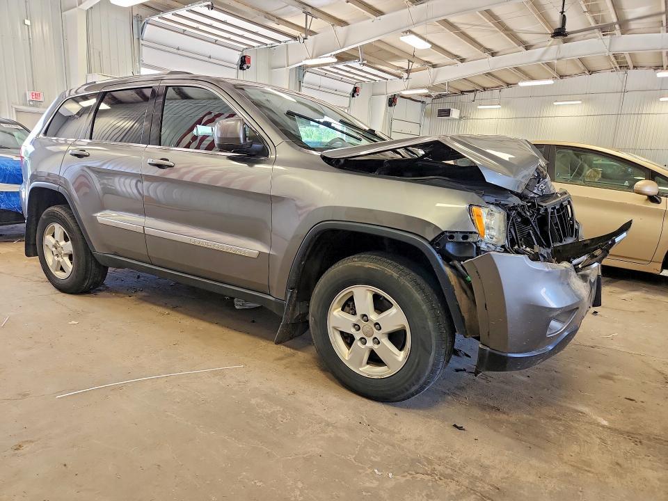 2013 JEEP GRAND CHEROKEE LAREDO — Фото 4 из 13