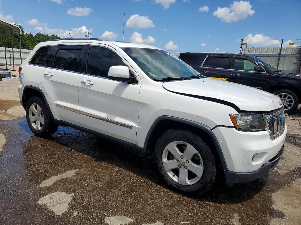 2013 JEEP GRAND CHEROKEE LAREDO — Фото 4 из 13