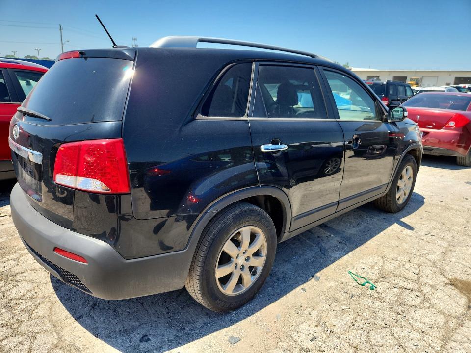 2013 KIA SORENTO LX — Фото 3 из 13