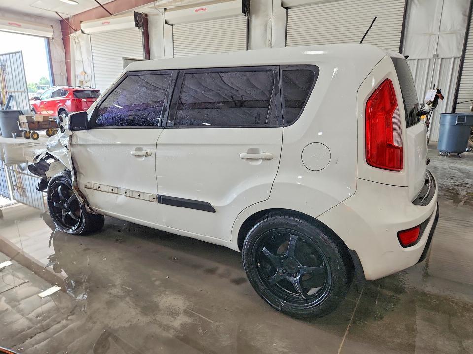 KNDJT2A62D7553756 2013 KIA SOUL photo no. 2