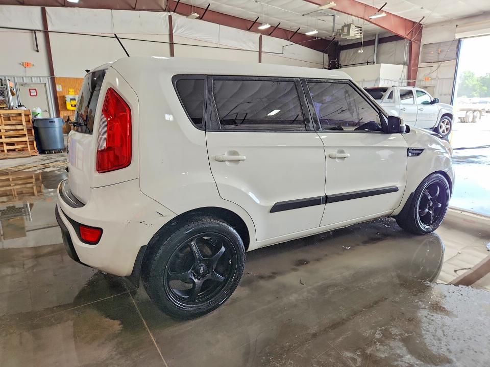 KNDJT2A62D7553756 2013 KIA SOUL photo no. 3