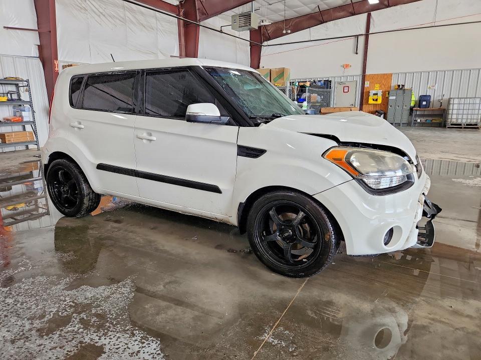 KNDJT2A62D7553756 2013 KIA SOUL photo no. 4