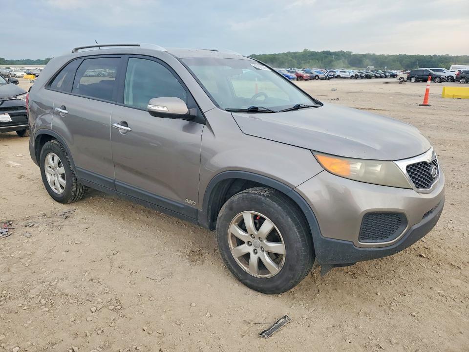 2013 KIA SORENTO LX — Фото 4 из 13