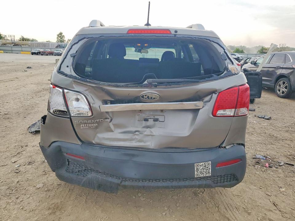 2013 KIA SORENTO LX — Фото 6 из 13