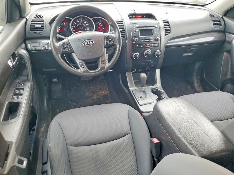 2013 KIA SORENTO LX — Фото 8 из 13