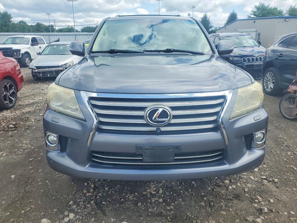 2013 LEXUS LX 570 — Фото 5 из 13