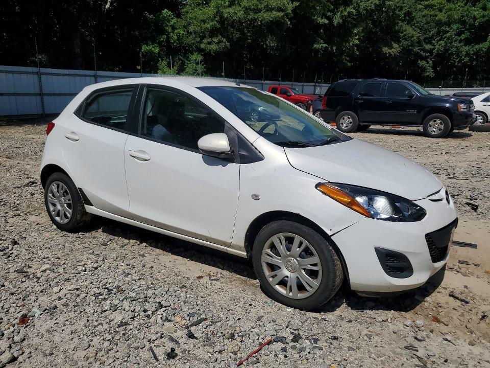 2013 MAZDA MAZDA 2 — Фото 4 из 12