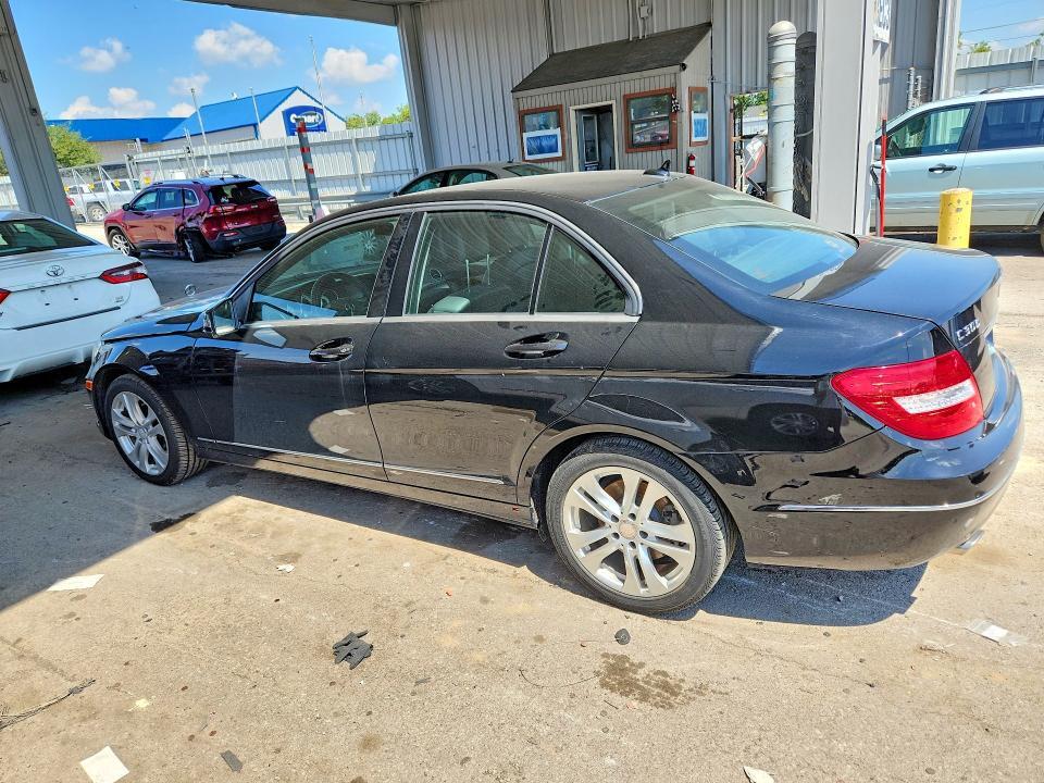 2013 MERCEDES-BENZ C 300 4MATIC — Фото 2 из 12