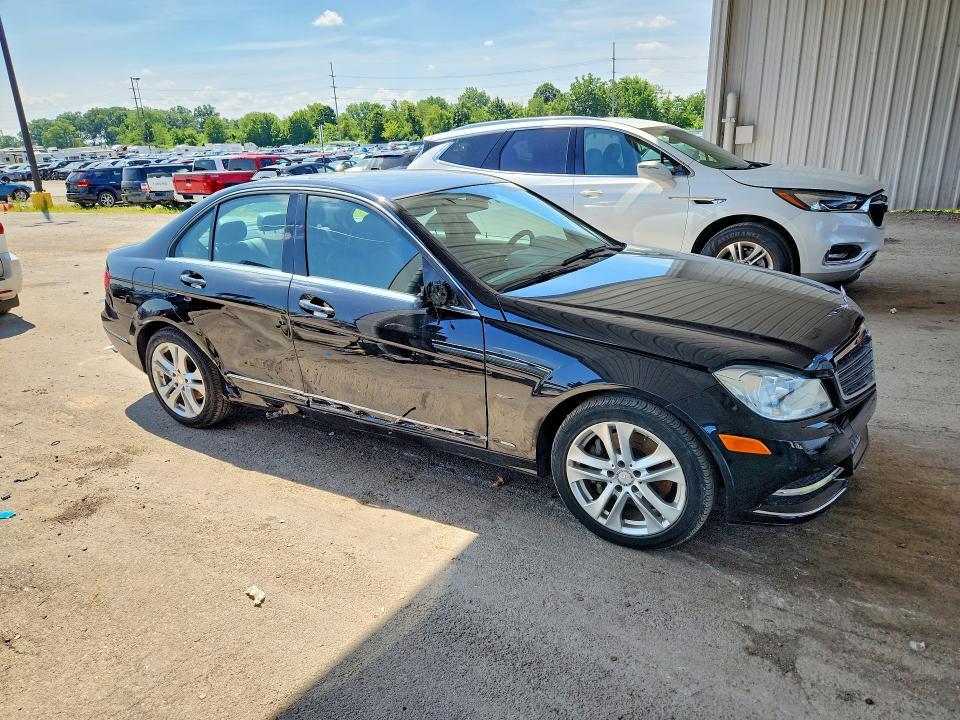 2013 MERCEDES-BENZ C 300 4MATIC — Фото 4 из 12