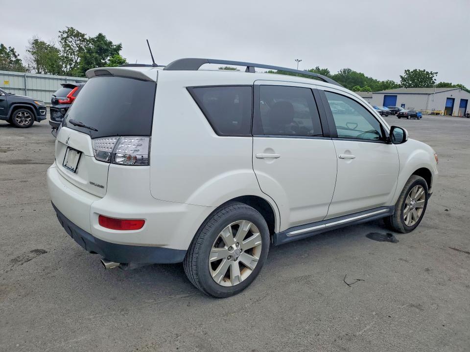 2013 MITSUBISHI OUTLANDER SE — Фото 3 из 12