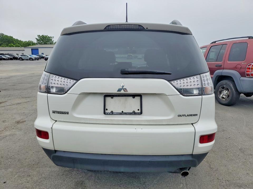 2013 MITSUBISHI OUTLANDER SE — Фото 6 из 12