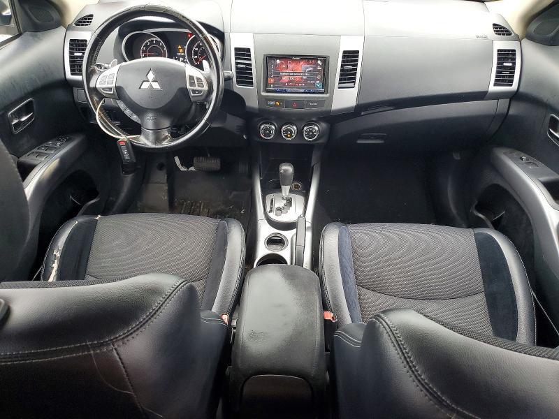 2013 MITSUBISHI OUTLANDER SE — Фото 8 из 12