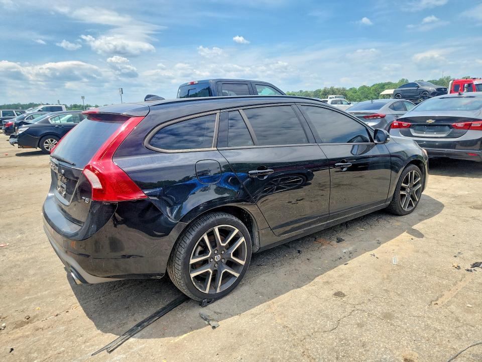 2018 VOLVO V60 T5 DYNAMIC WAGON — Фото 3 из 12