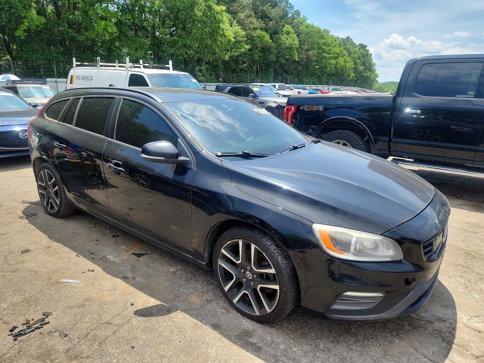 2018 VOLVO V60 T5 DYNAMIC WAGON — Фото 4 из 12