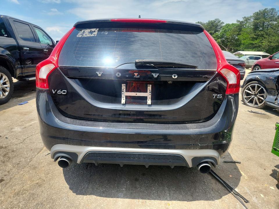 2018 VOLVO V60 T5 DYNAMIC WAGON — Фото 6 из 12