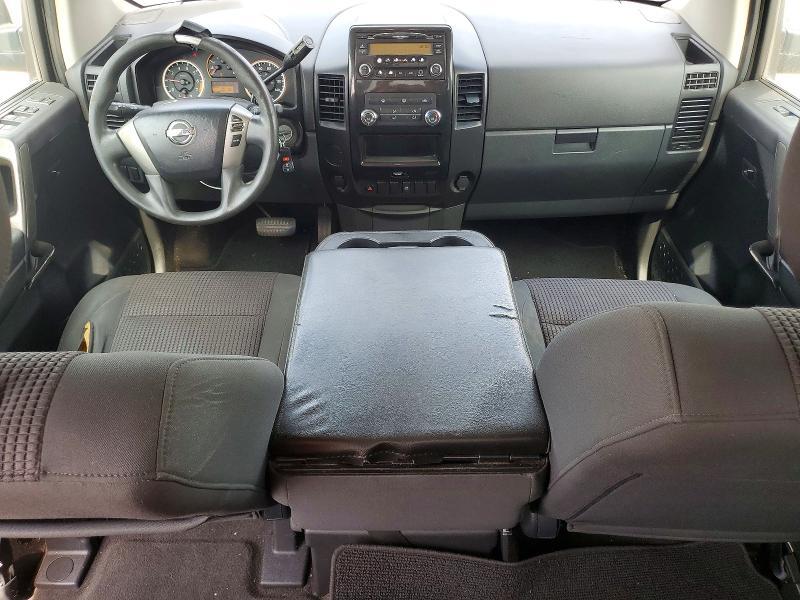 2013 NISSAN TITAN S — Фото 8 из 12