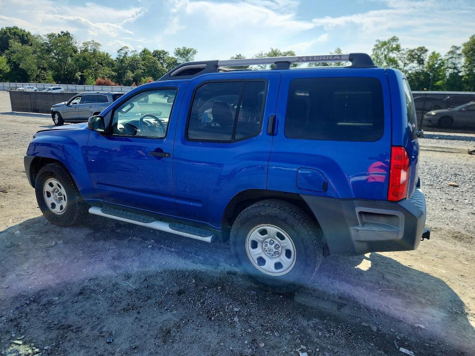 2013 NISSAN XTERRA X — Фото 2 из 13