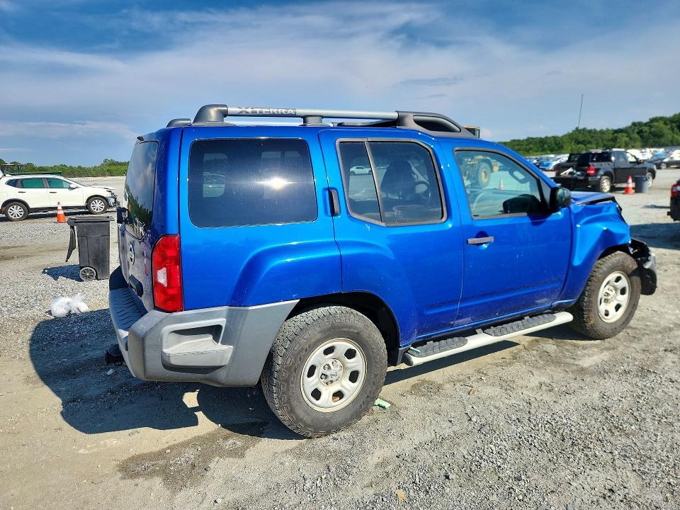 2013 NISSAN XTERRA X — Фото 3 из 13