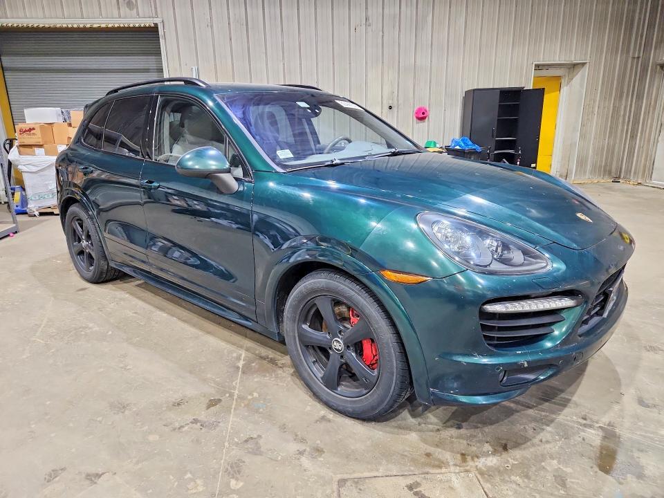 2013 PORSCHE CAYENNE GTS — Фото 4 из 13