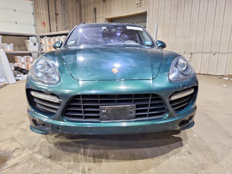 2013 PORSCHE CAYENNE GTS — Фото 5 из 13