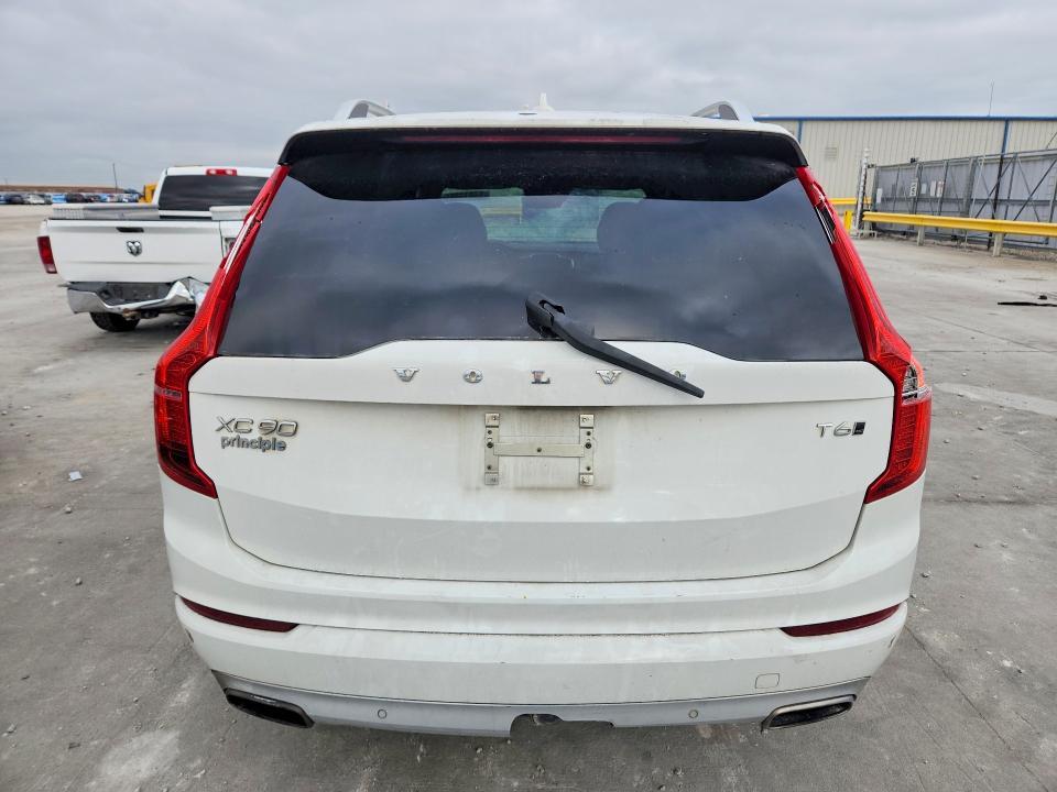 2018 VOLVO XC90 T6 — Фото 6 из 12