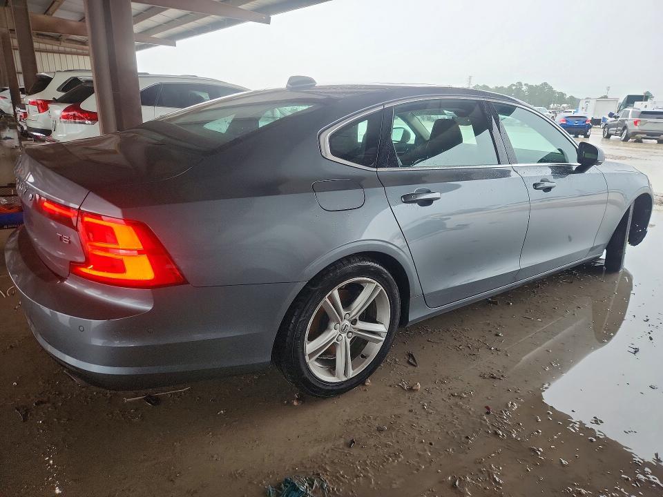 2018 VOLVO S90 T5 MOMENTUM — Фото 3 из 12