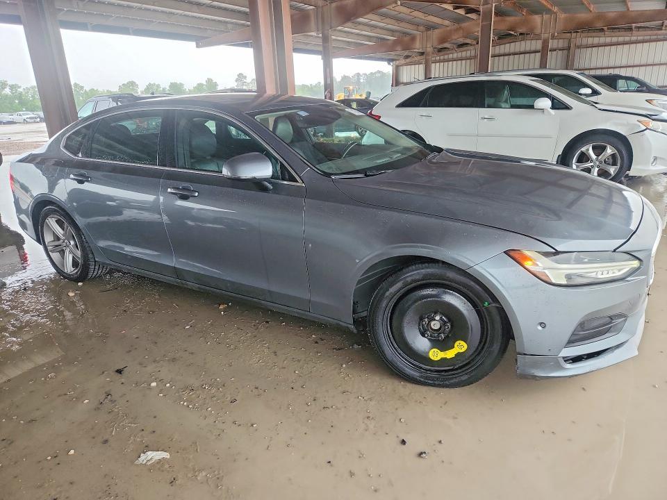 2018 VOLVO S90 T5 MOMENTUM — Фото 4 из 12
