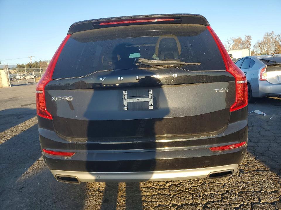 2018 VOLVO XC90 T6 — Фото 6 из 13