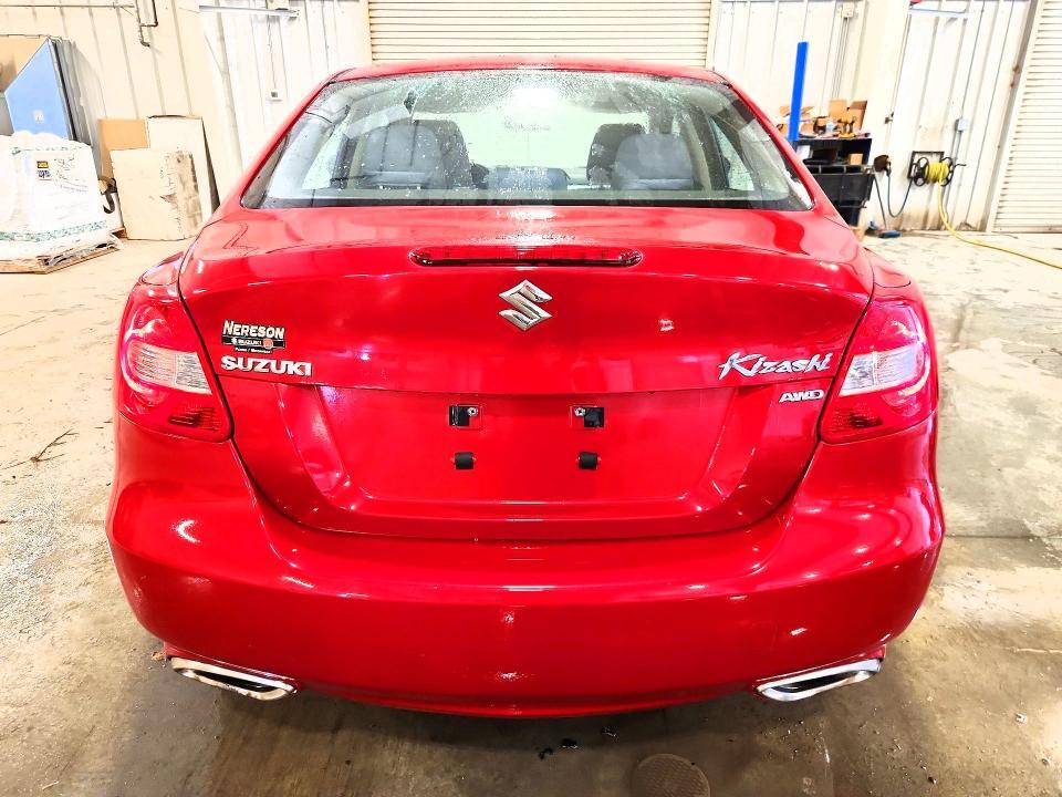 2013 SUZUKI KIZASHI SE — Фото 6 из 12